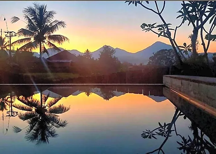 The Aroma Munduk - Honeymoon Rice Field View バリ島