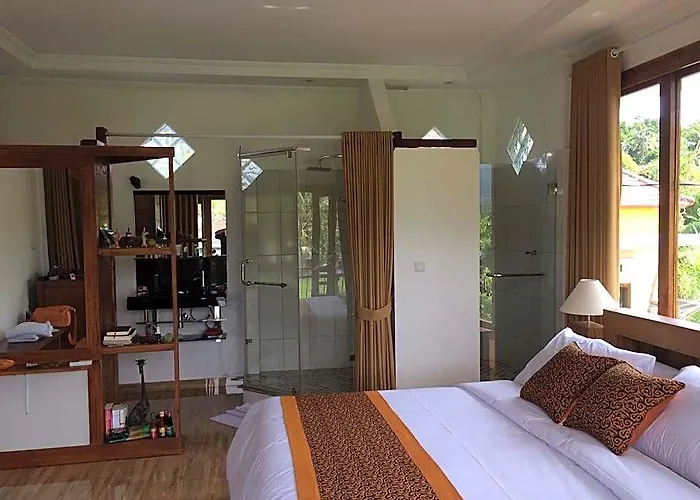 ホテル The Aroma Munduk - Honeymoon Rice Field View 4*